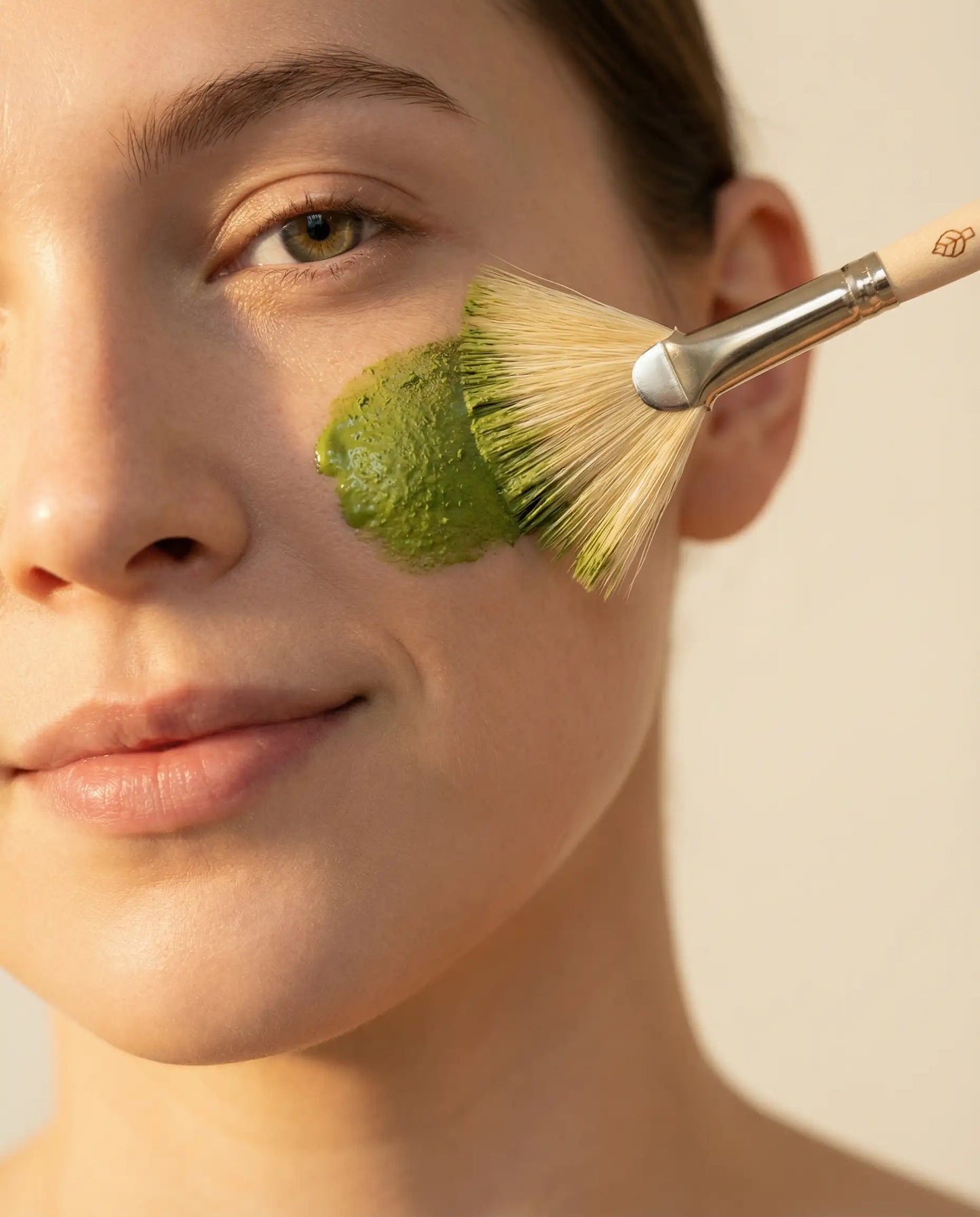 Bio matcha detox mask im Glas – gesichtsmaske-pinsel