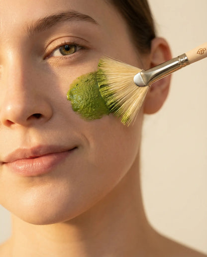 Bio matcha detox mask im Glas – gesichtsmaske-pinsel