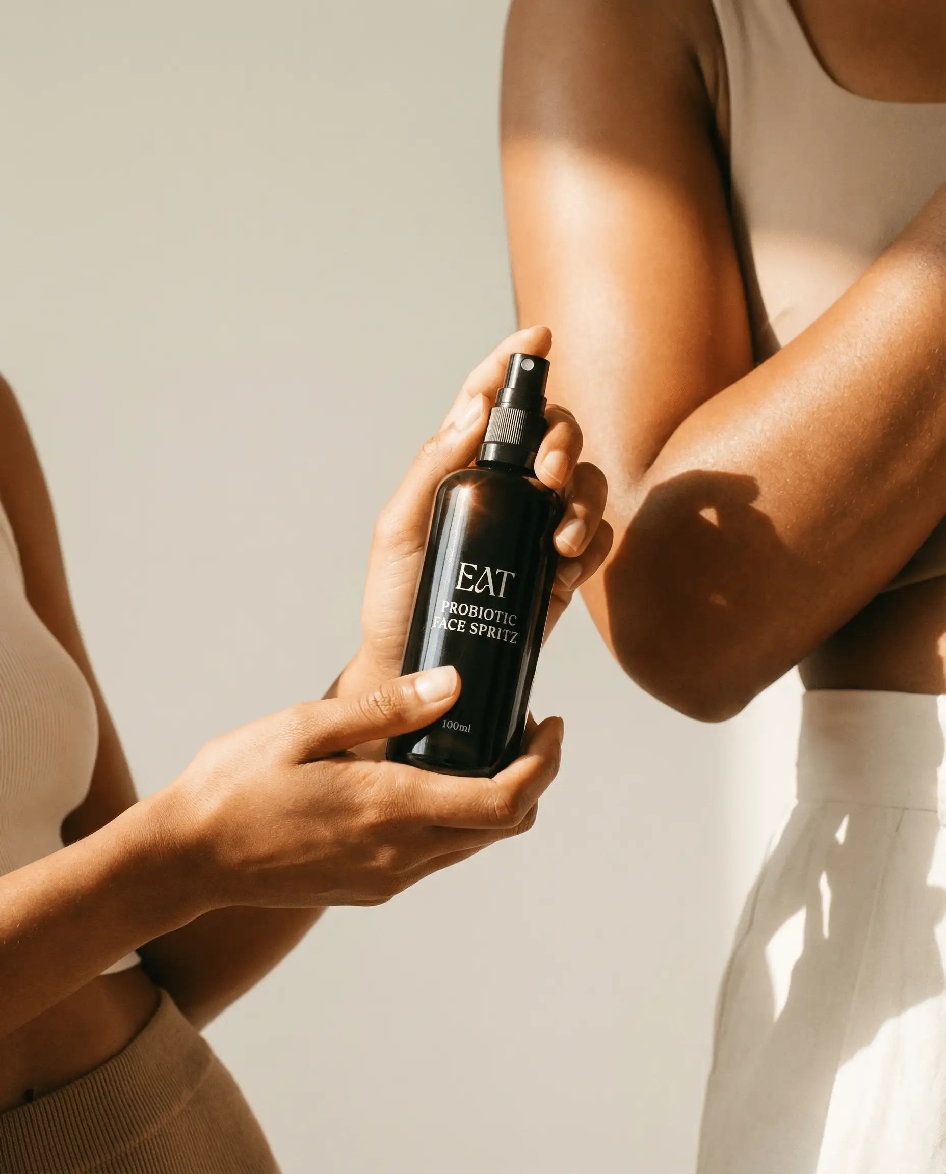 Bio probiotic face spritz im Glas –ellenbogen